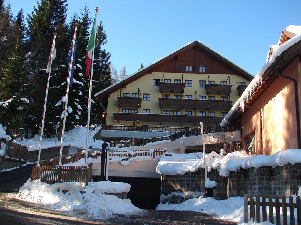 Nevesole Folgarida Resort Aparthotel Eksteriør billede