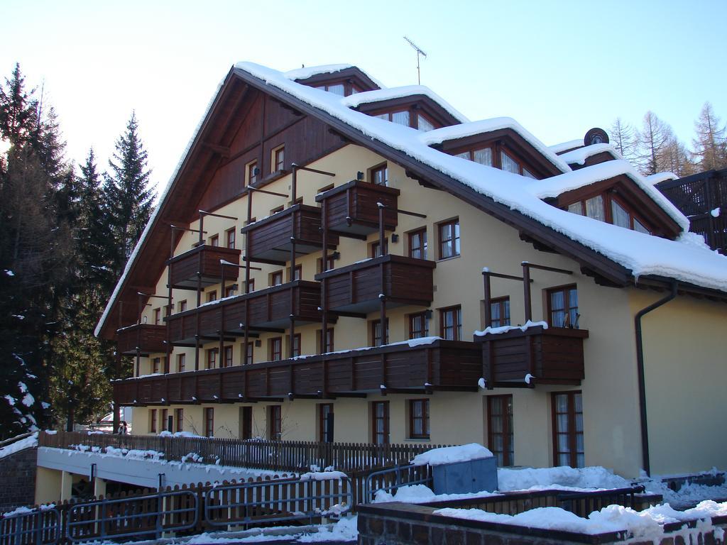 Nevesole Folgarida Resort Aparthotel Eksteriør billede