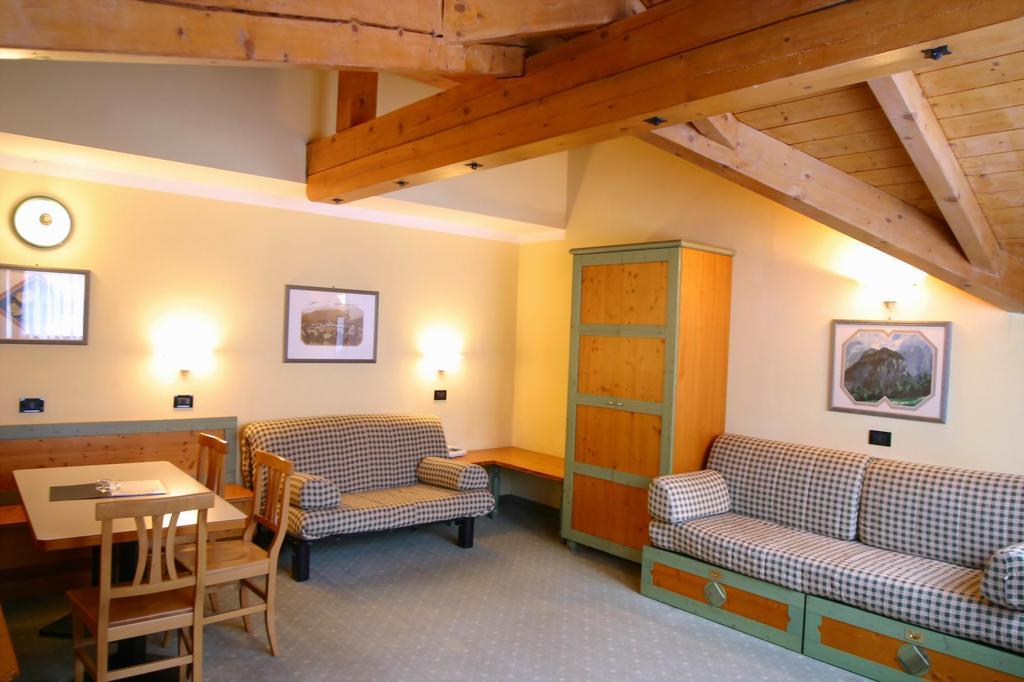 Nevesole Folgarida Resort Aparthotel Interiør billede